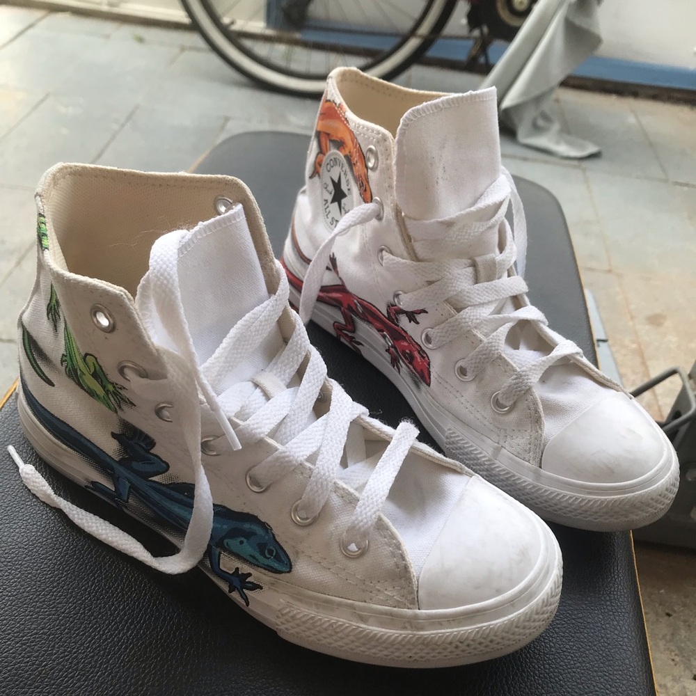 🦎Converse Kids' White High-Top Sneakers with Colorful Lizard Graphics - Picture 6 of 13